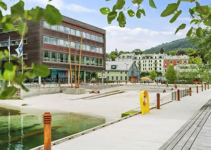 Dinbnb I Luxury With Views L Large Balcony برغن